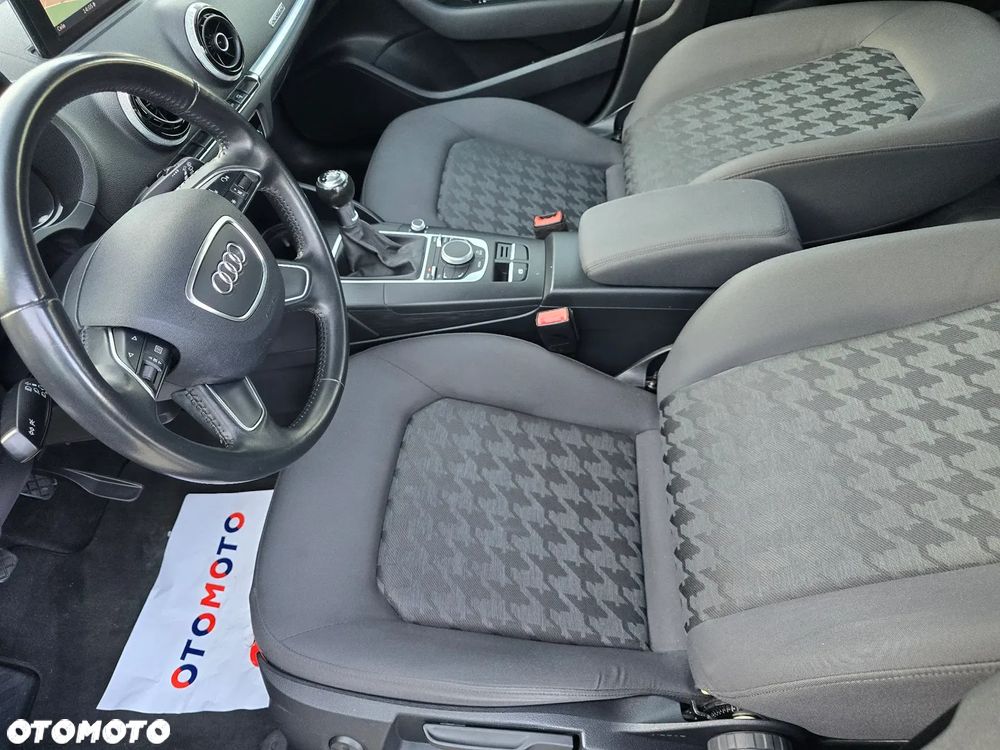 Audi A3 Sportback 2.0 TDI quattro design - 24