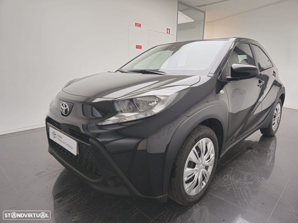 Usado Toyota Aygo X 2023 - 17 750 EUR, 29 708 km - Standvirtual.com