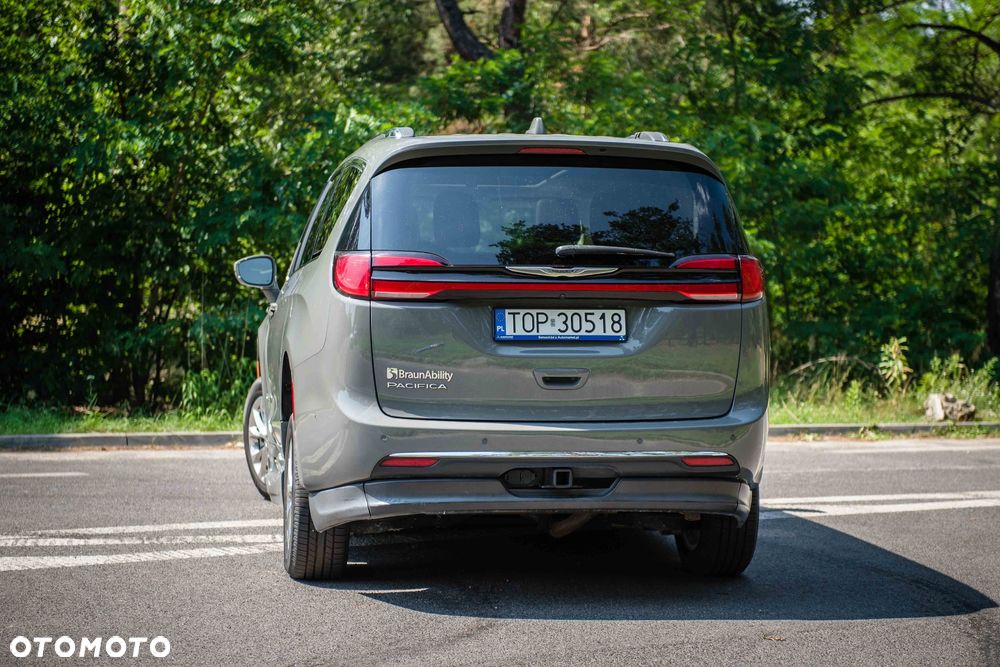 Chrysler Pacifica - 4