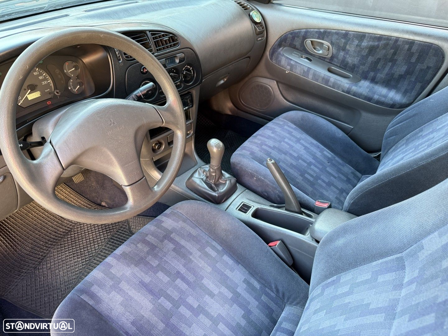 Mitsubishi Lancer 1300 GLX - 8