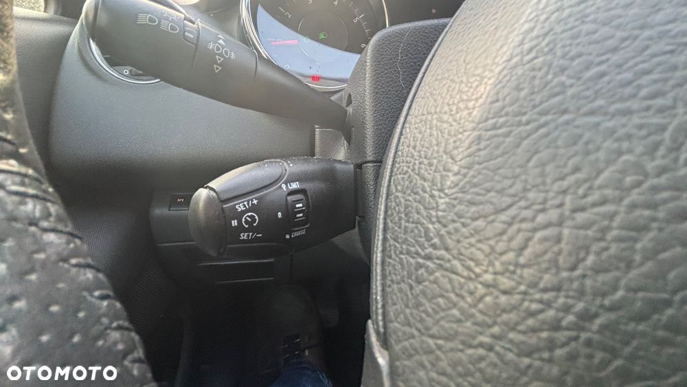 Peugeot 5008 1.6 THP Family 7os - 22