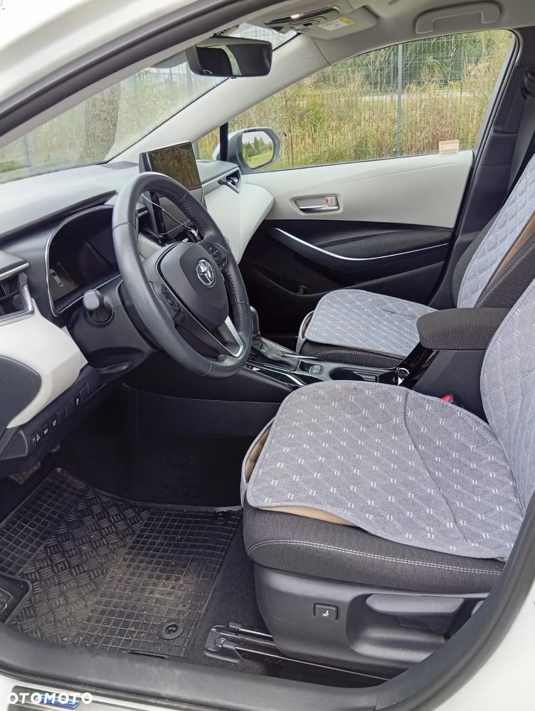Toyota Corolla - 8
