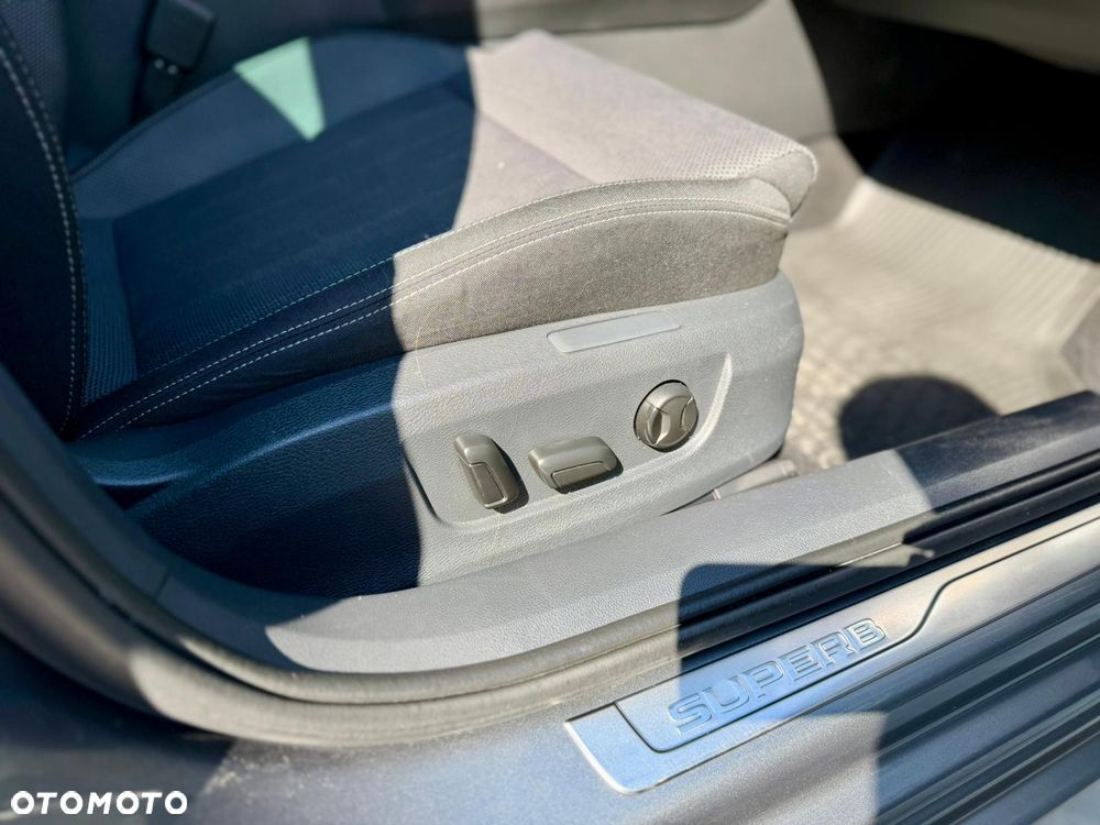 Skoda Superb 2.0 TDI SCR 4x4 Style DSG - 34