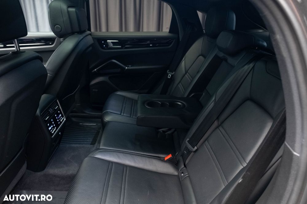 Porsche Cayenne Coupe - 33