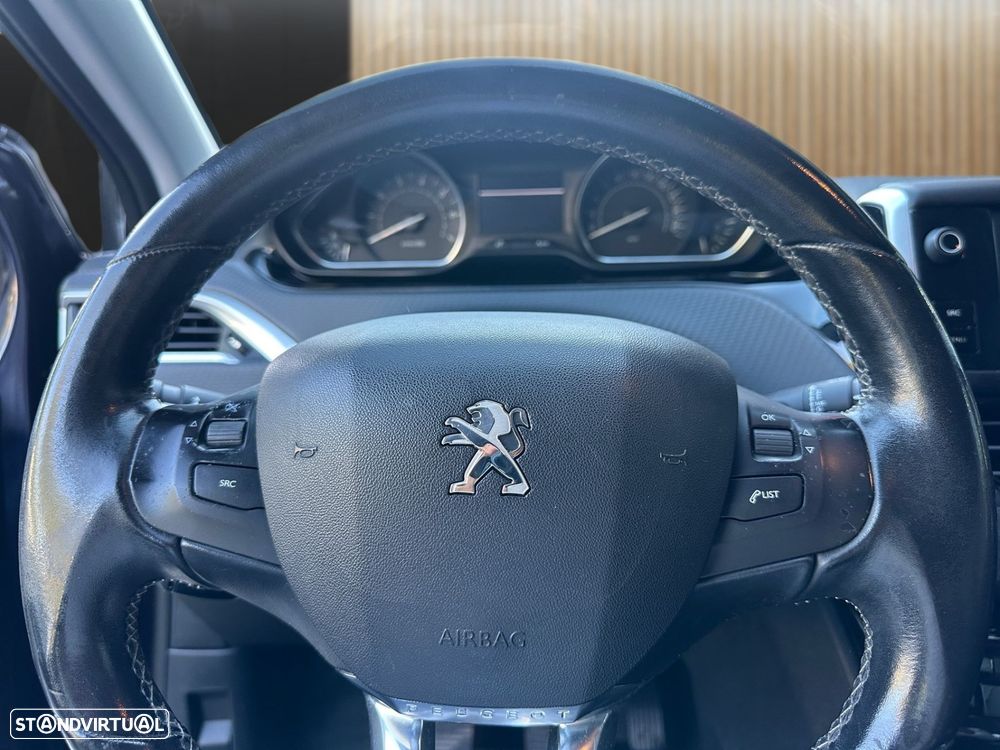 Peugeot 208 1.2 PureTech Style - 10