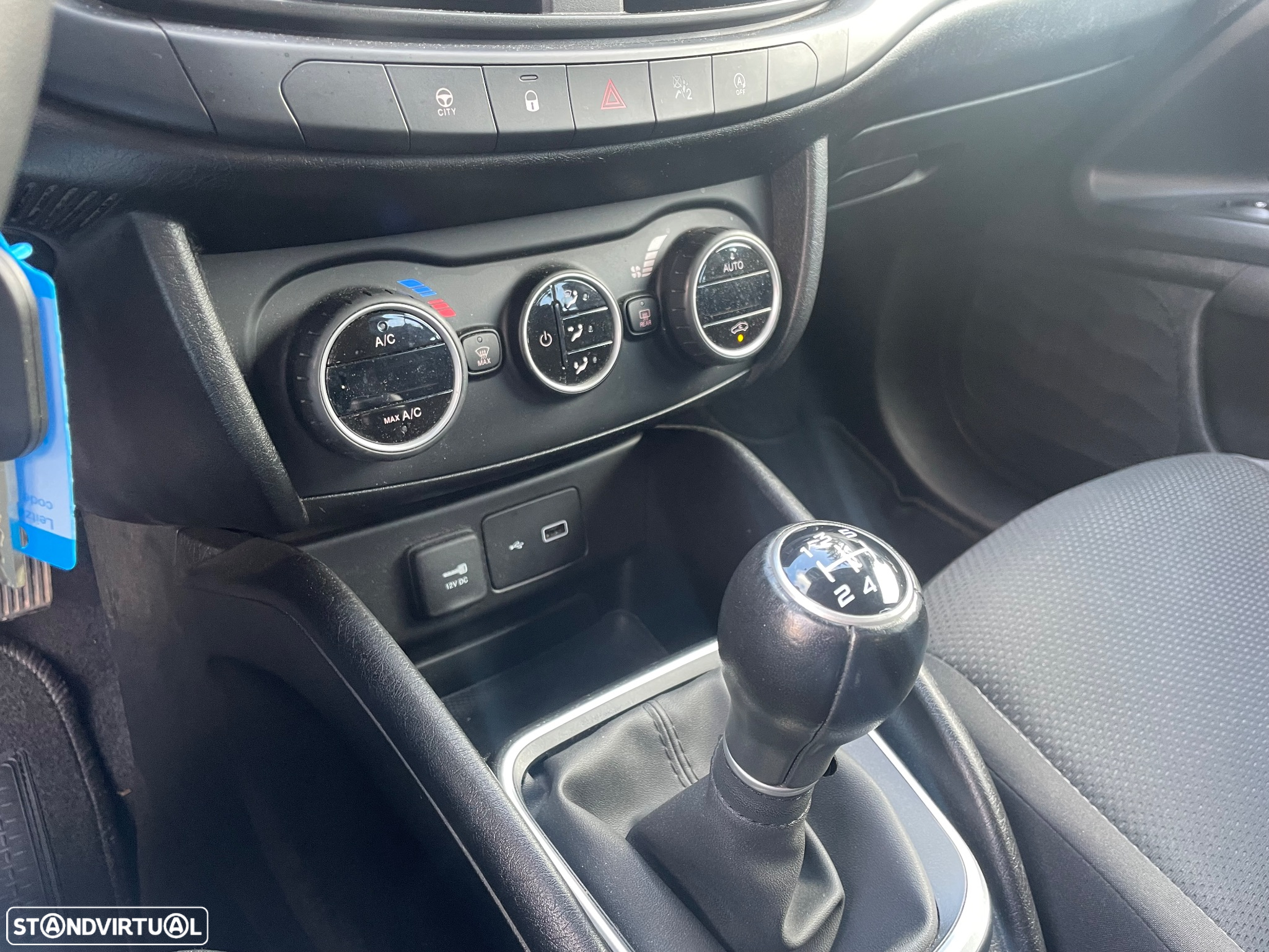 Fiat Tipo Station Wagon 1.3 M-Jet Lounge - 34