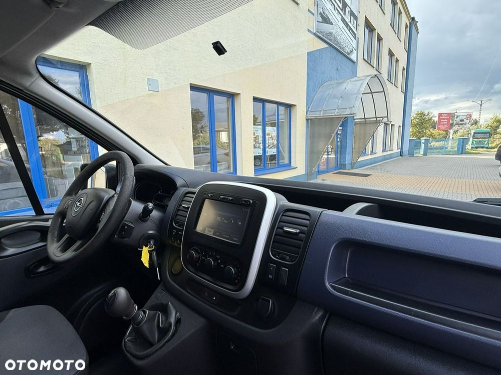 Opel Vivaro - 8