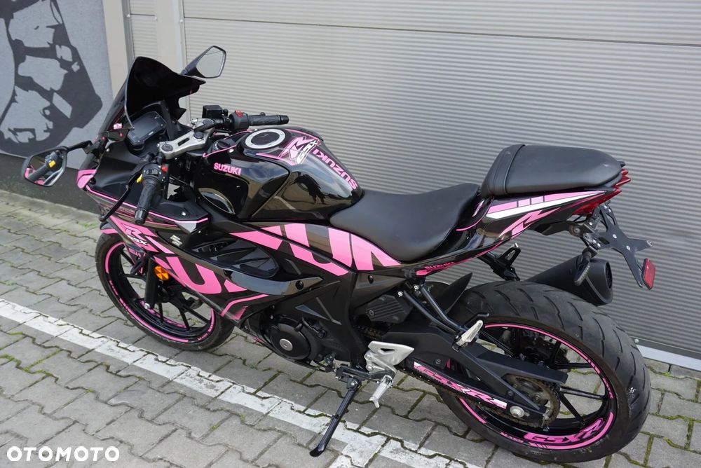 Suzuki GSX - 13
