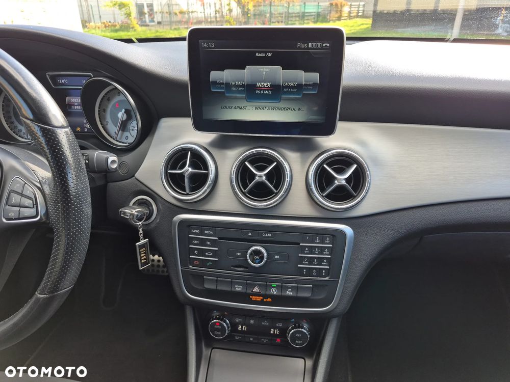 Mercedes-Benz CLA 250 4Matic 7G-DCT AMG Line - 17