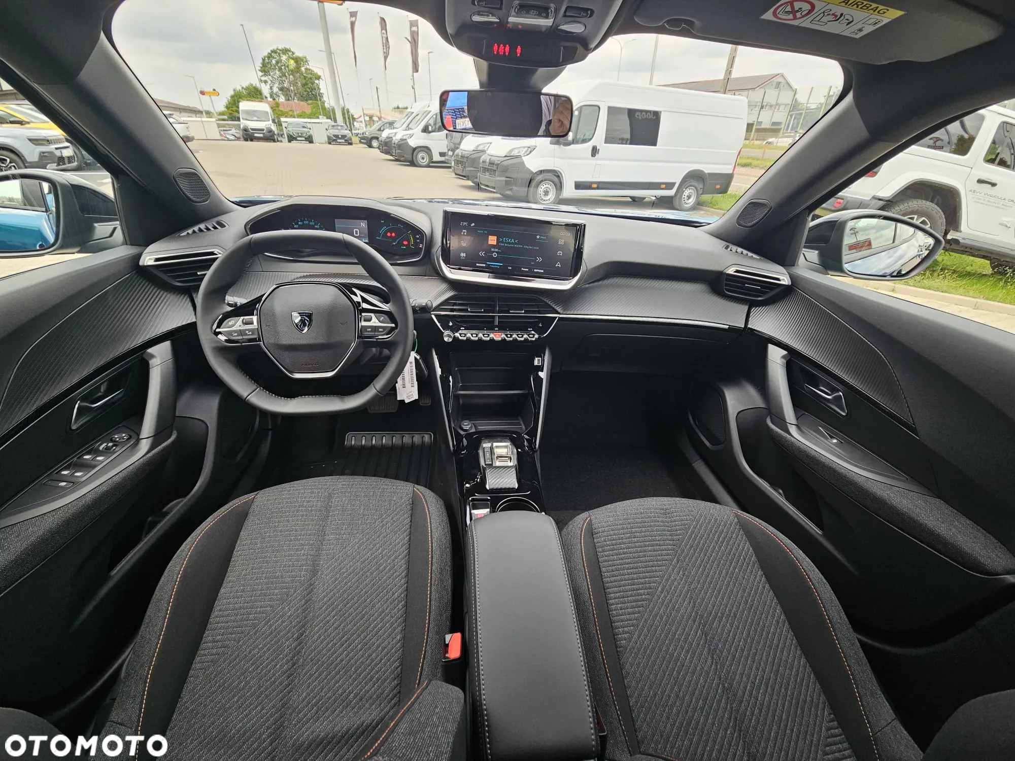 Peugeot 2008 e-2008 50kWh Style - 12