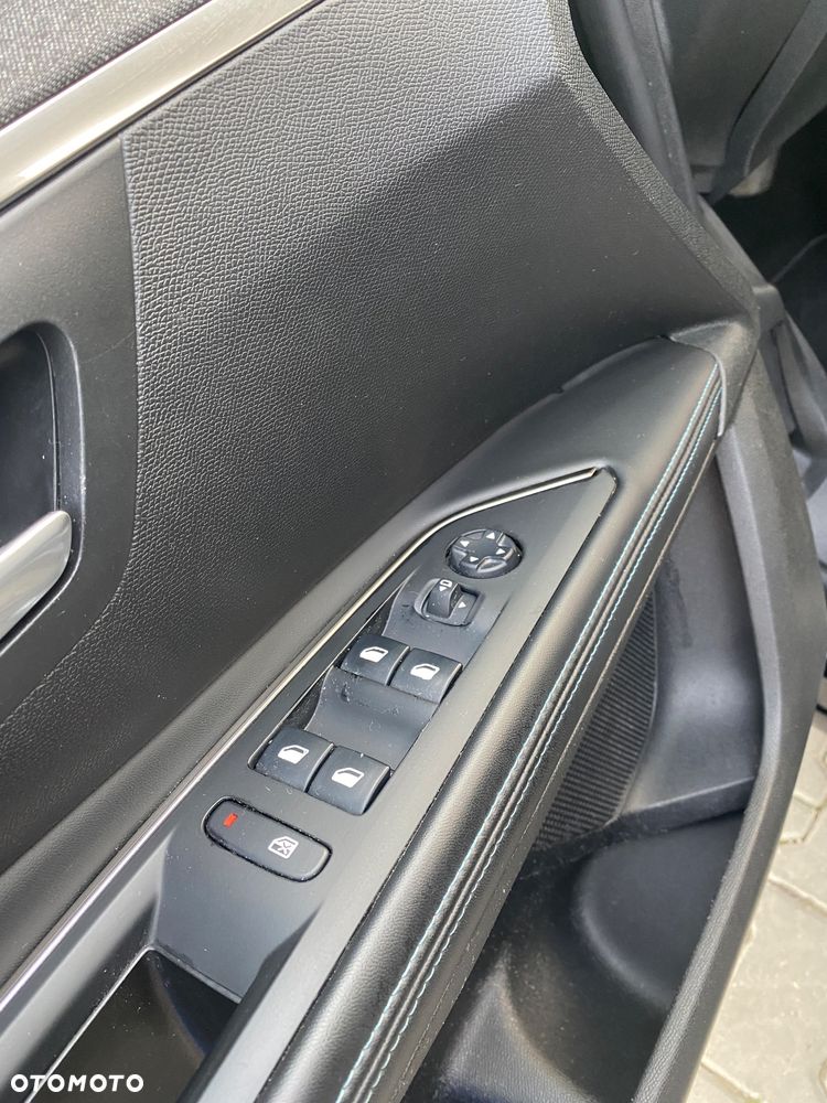 Peugeot 5008 1.6 BlueHDI Crossway S&S EAT6 - 18