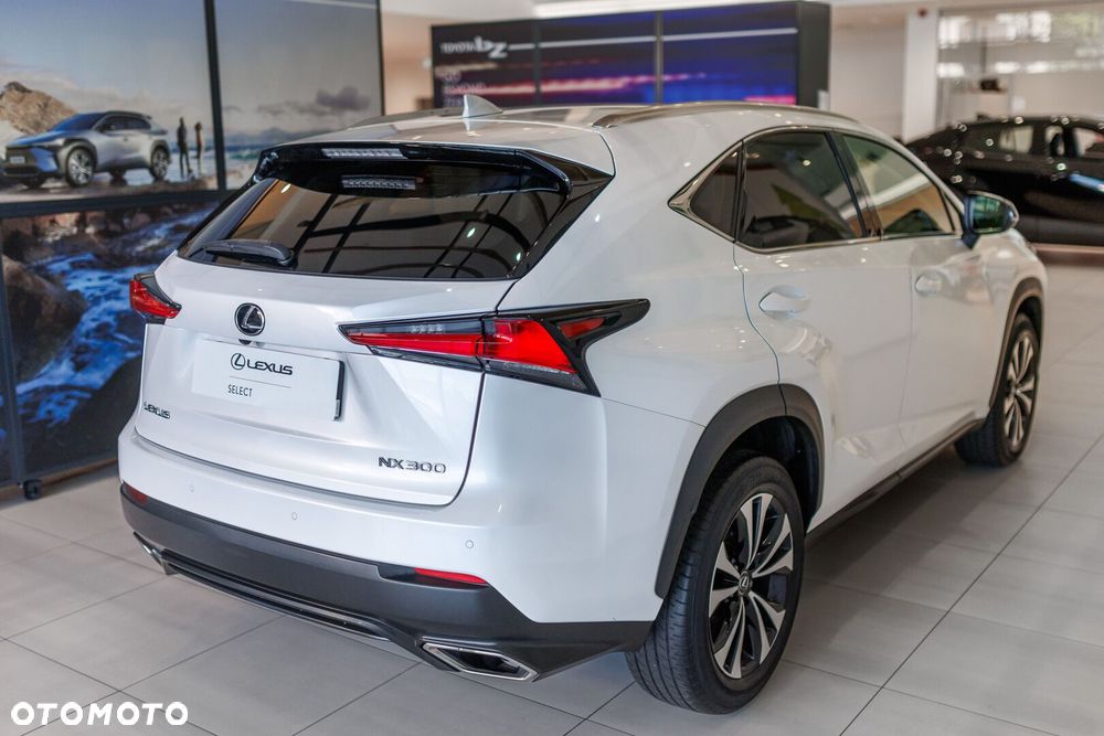 Lexus NX 300 F Impression AWD - 4