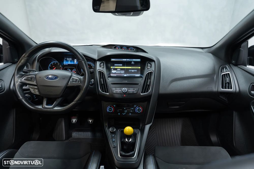 Ford Focus 2.3 EcoBoost RS - 20