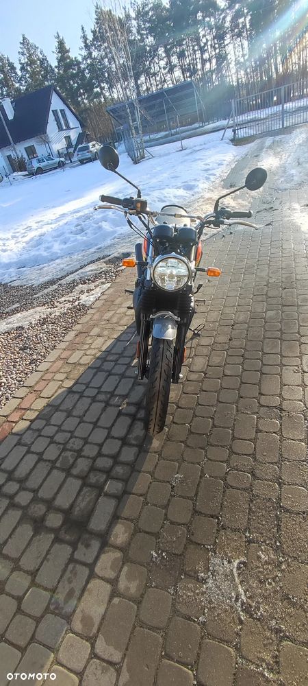 Royal Enfield Interceptor - 2