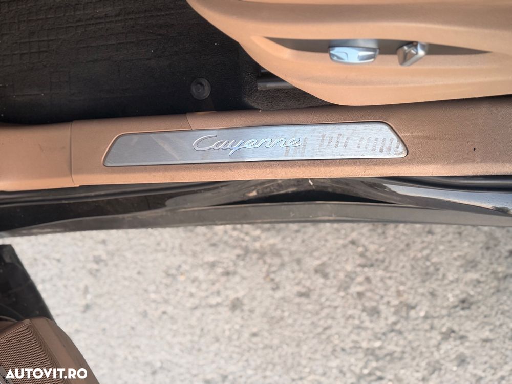 Porsche Cayenne - 19