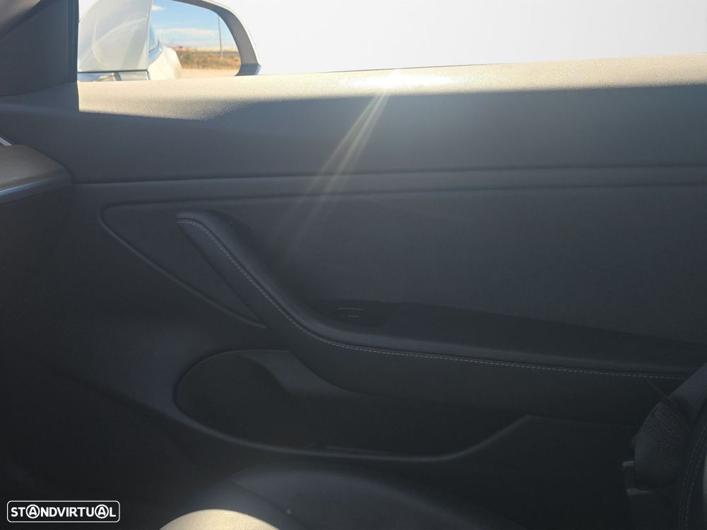 Tesla Model 3 Long-Range Dual Motor AWD - 17