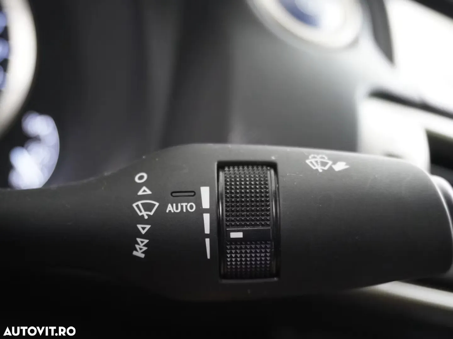 Lexus Seria IS 300h - 35