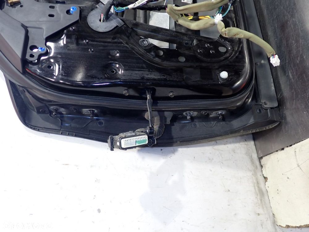 DRZWI PRAWY PRZÓD INFINITI M37X KOL:GAC - 26