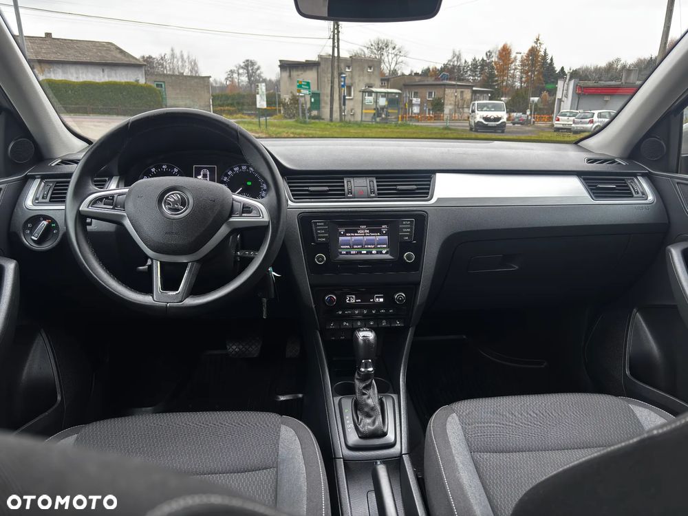 Skoda RAPID 1.4 TSI Ambition DSG - 8