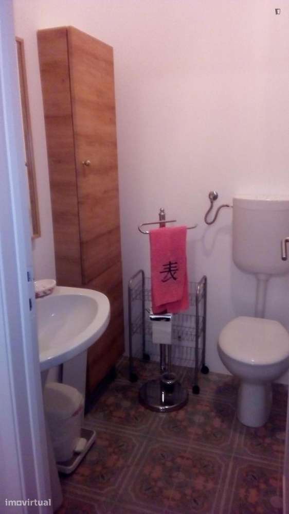 Quarto - localizado em Amadora Lisbon - Grande imagem: 2/7