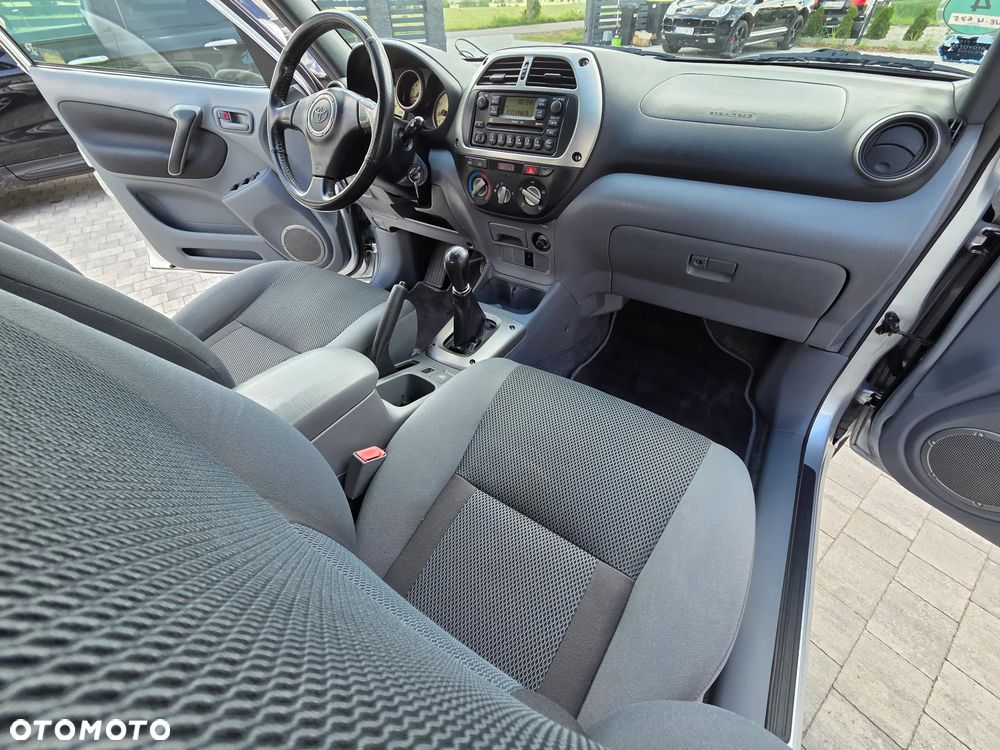 Toyota RAV4 - 14