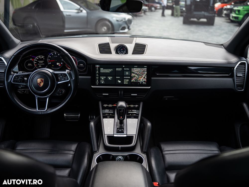 Porsche Cayenne - 19