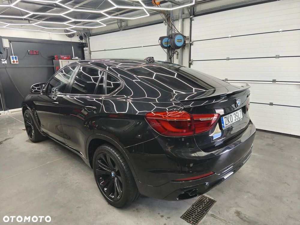 BMW X6 xDrive30d - 16