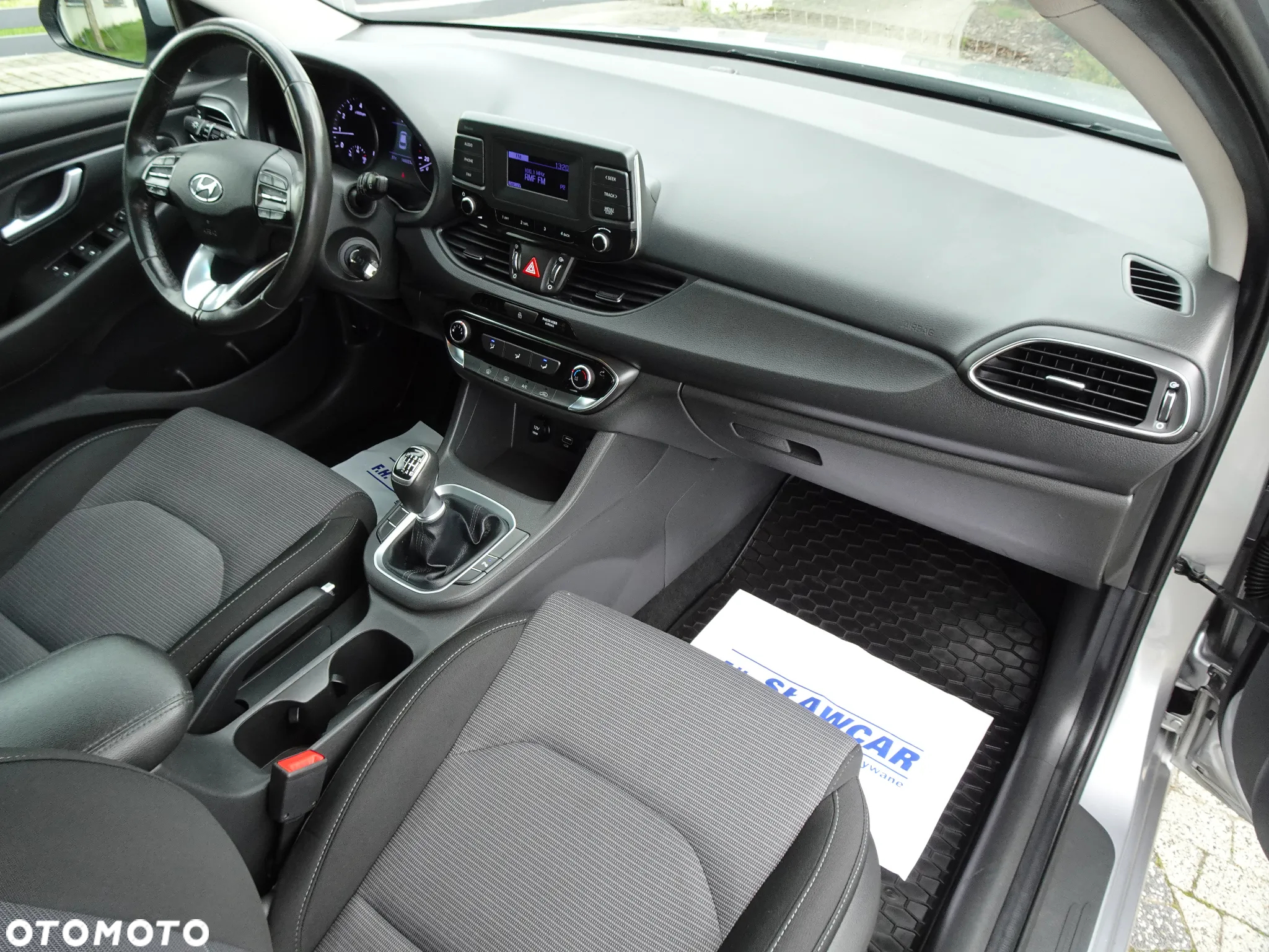 Hyundai i30 1.5 DPI Classic + - 15