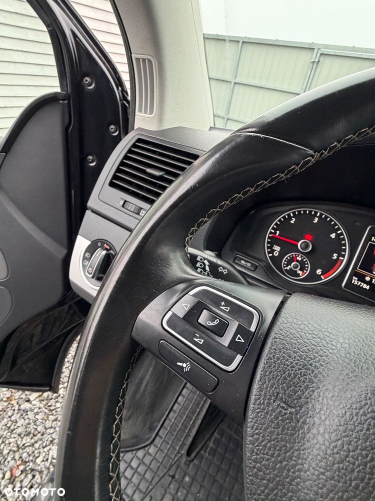 Volkswagen Multivan - 28