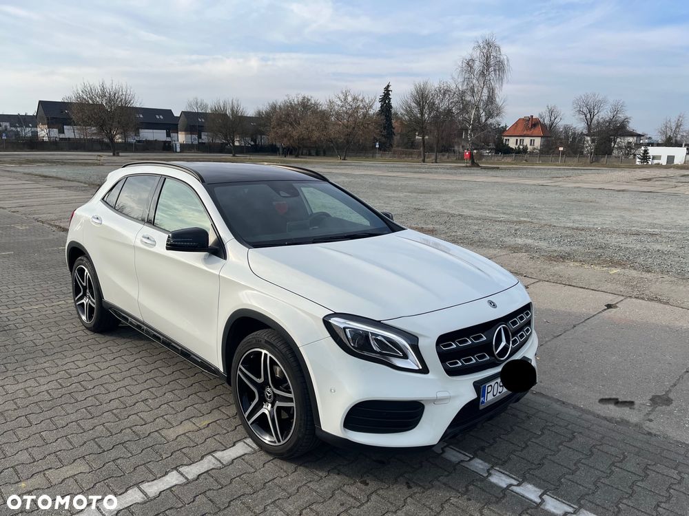 Mercedes-Benz GLA 200 7G-DCT AMG Line - 2