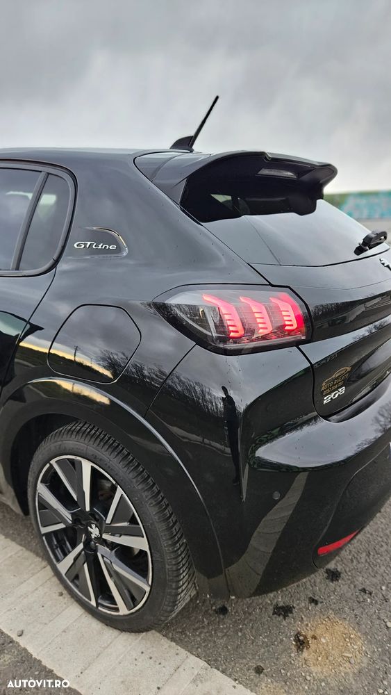 Peugeot 208 1.2 L PureTech STT EAT8 GT Line - 14