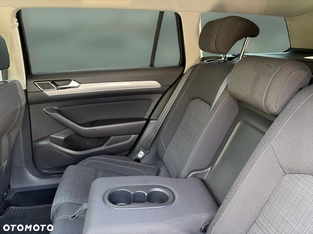 Volkswagen Passat 2.0 TDI Business DSG - 13