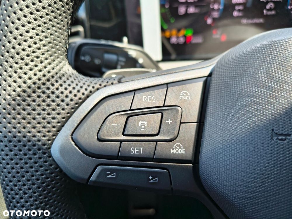 Volkswagen Tiguan - 23