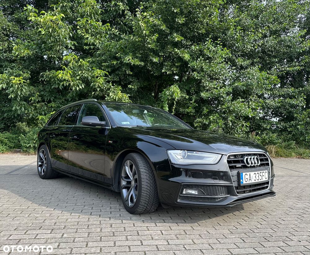 Audi A4 Avant 2.0 TDI DPF quattro S tronic S line Sportpaket - 2