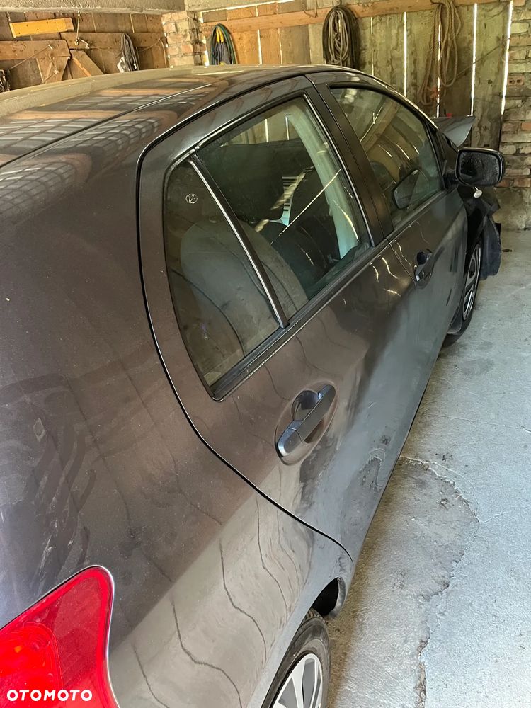 Toyota Yaris 1.3 Terra - 4