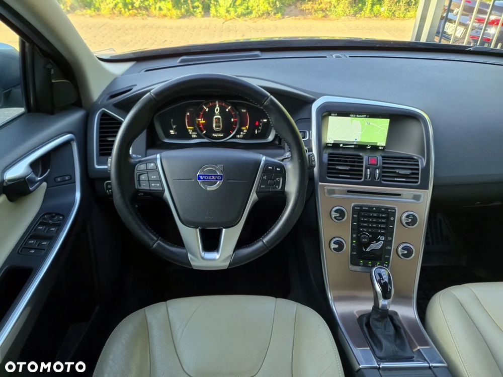 Volvo XC 60 D3 Drive-E Summum - 5