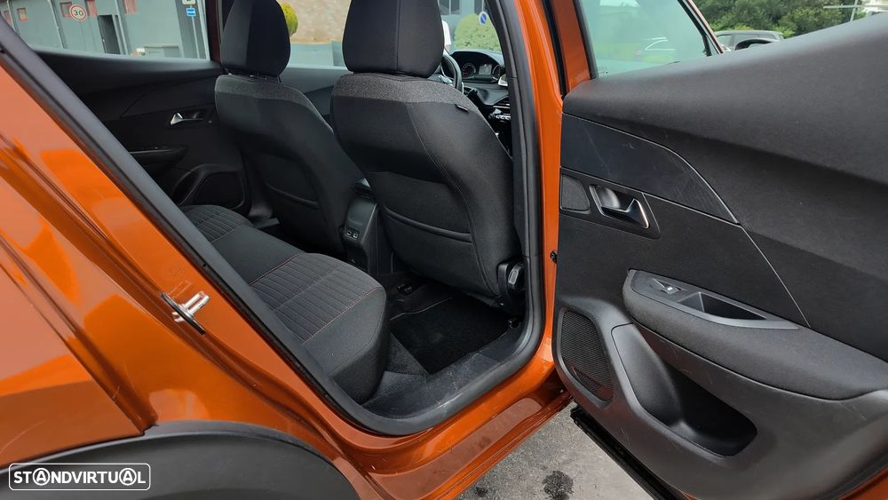 Peugeot 2008 PureTech 130 EAT8 GT - 24
