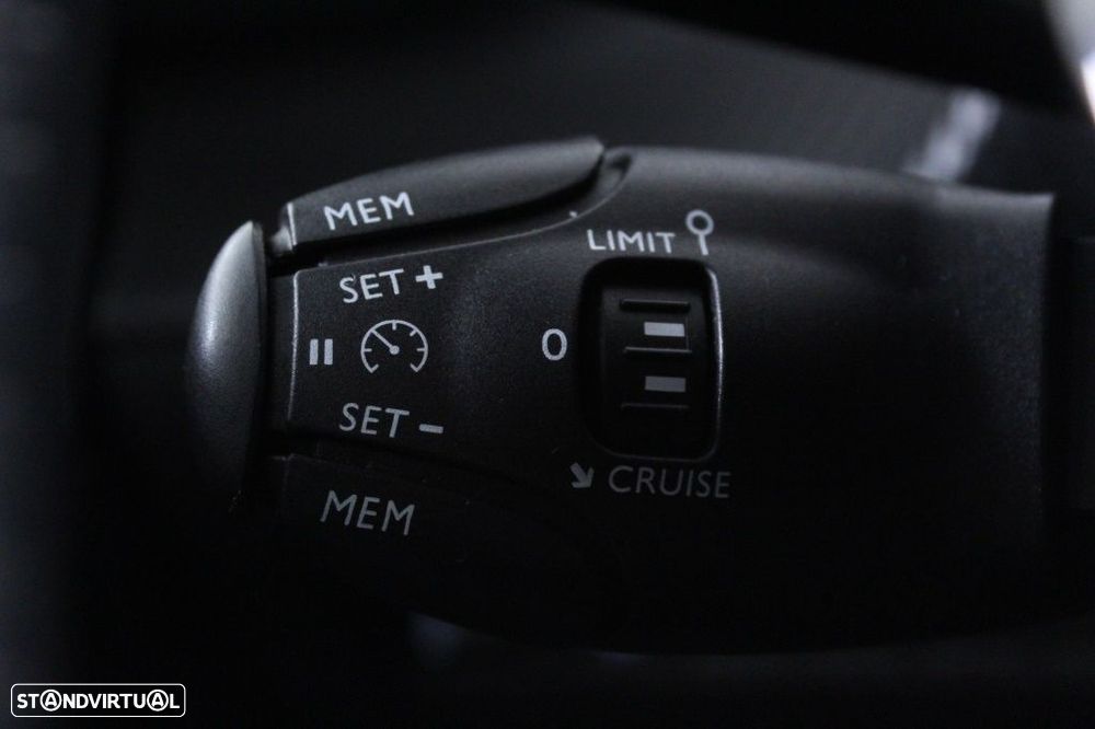 Peugeot 2008 1.5 BlueHDi Active Pack - 26