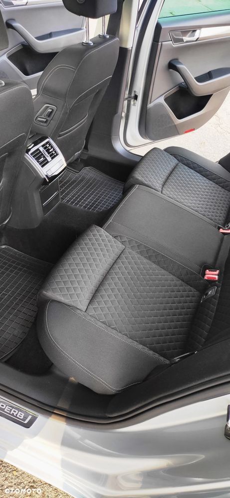 Skoda Superb 2.0 TDI DSG Ambition - 19