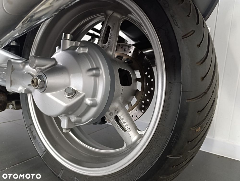 Yamaha FJR - 13