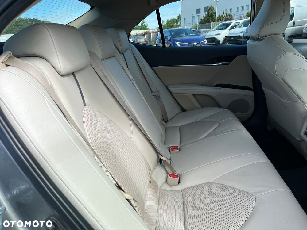 Toyota Camry 2.5 Hybrid Comfort CVT - 31