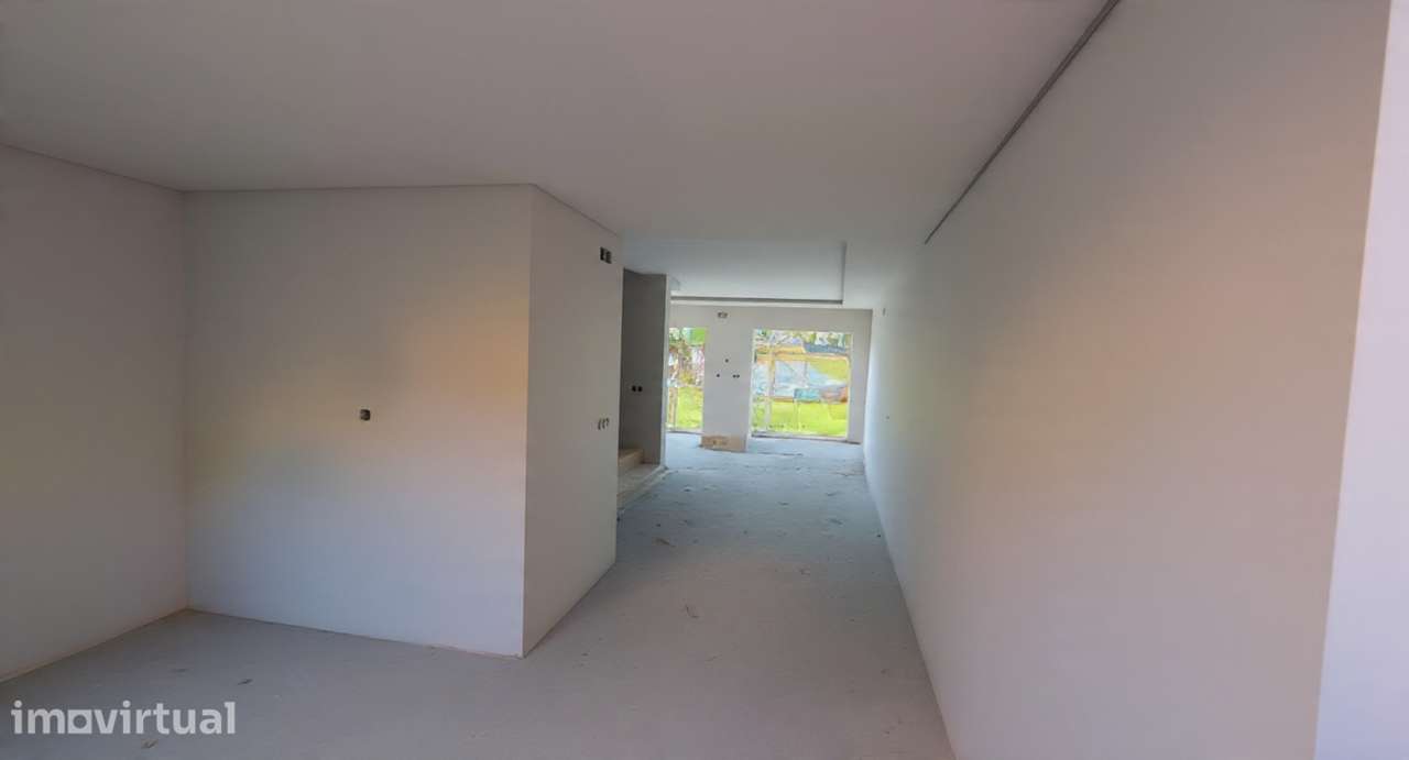 Moradia T3 moderna com vista deslumbrante para a Serra da Arrábida - Grande imagem: 5/21