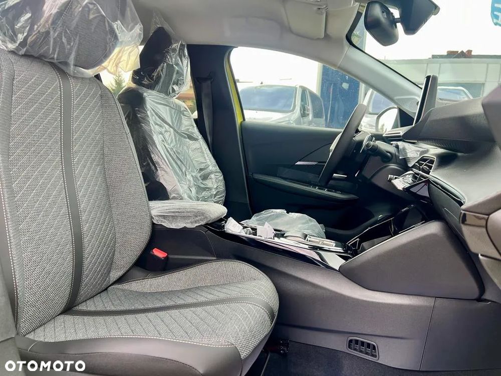 Peugeot 208 1.2 mHEV Allure - 13