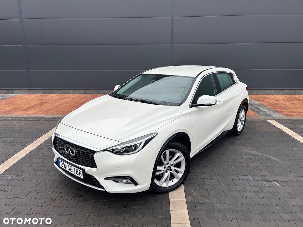 Infiniti Q30 1.6t Premium 7DCT - 2