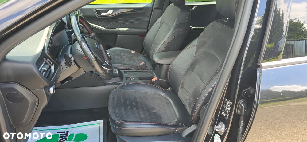 Ford Kuga 2.0 TDCi 2x4 ST-Line - 31