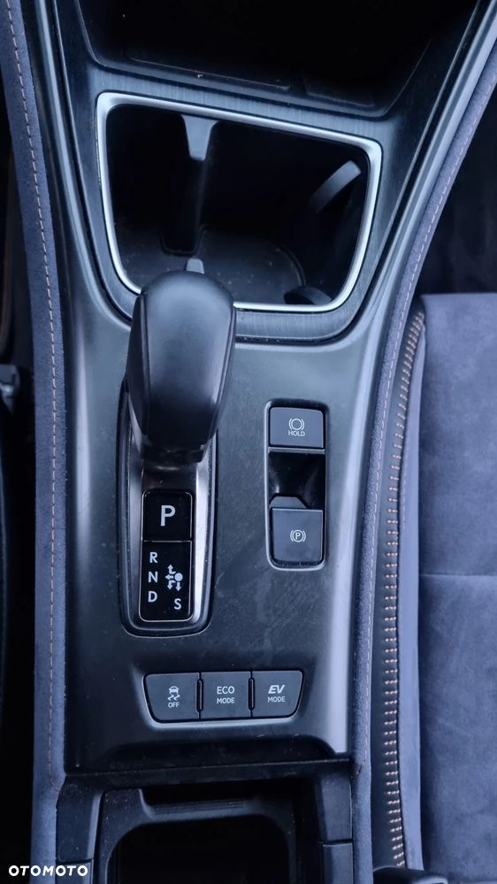 Lexus LBX FWD Elegant Black Edition - 31