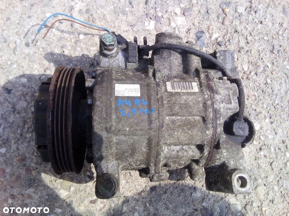 AUDI A4 B6 2.5 SPRĘŻARKA KLIMATYZACJI 8E0260805C - 1