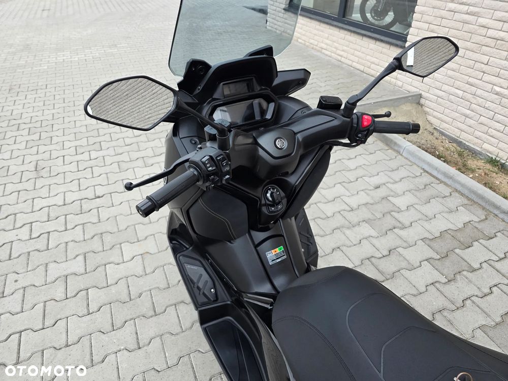 Yamaha X-max - 10