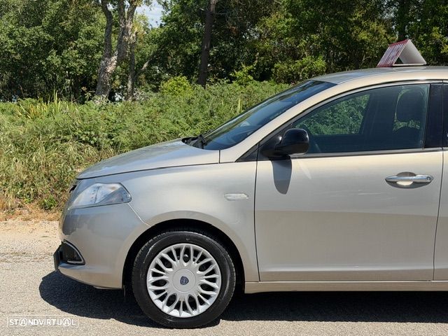 Lancia Ypsilon 1.2 8v Platinum - 3