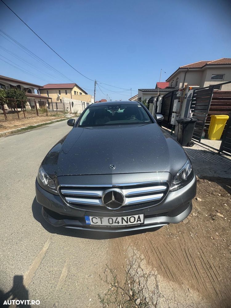 Mercedes-Benz E 200 4MATIC Aut. - 2